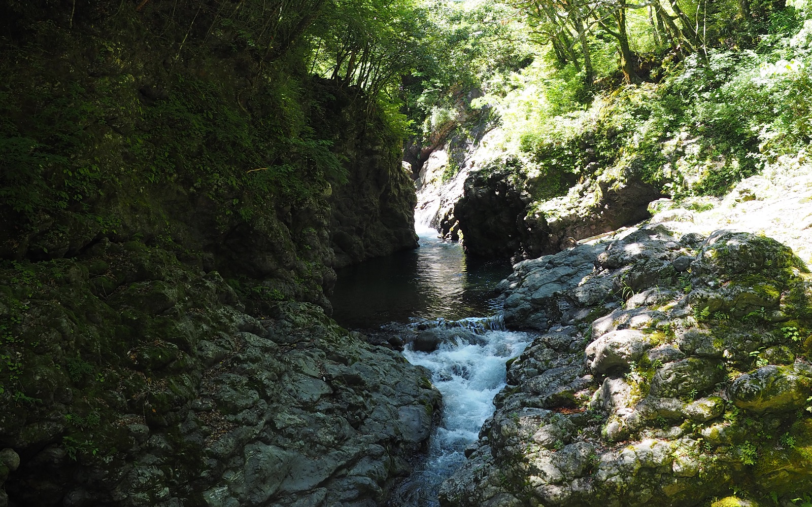 鬼神野溶岩渓谷