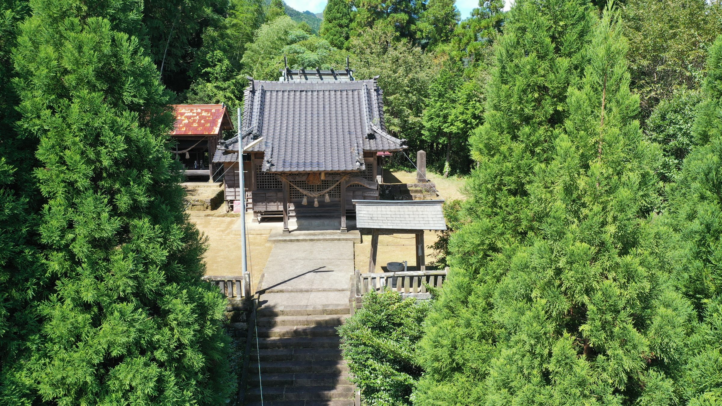 宇納間神社